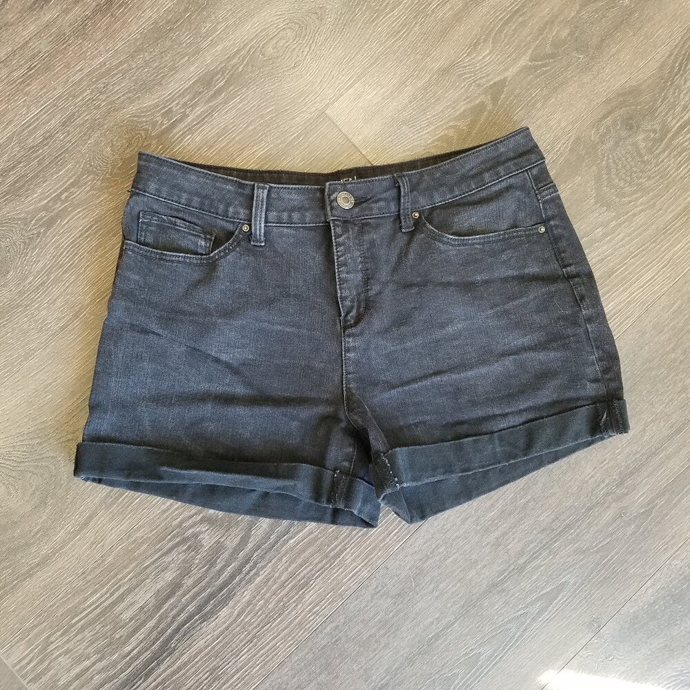 Time and Tru Mid Rise Button/Zip Fly Cuffed Shorts in Black Size 12